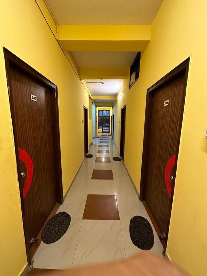 Hotel Aparajita 바라나시 외부 사진